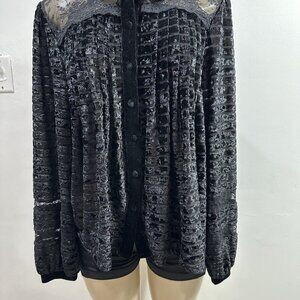 POL Women's Black Floral Printed Lace Velvet Trim Button Front‎ Blouse Size S